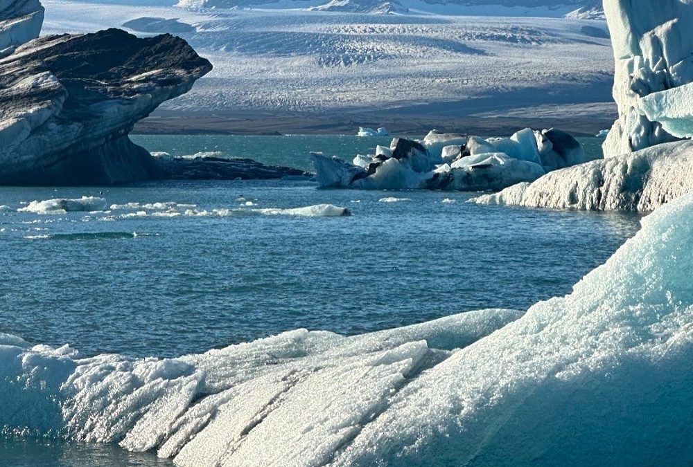 ISLANDIA, VUELTA A LA ISLA BAJO EL SOL DE MEDIANOCHE